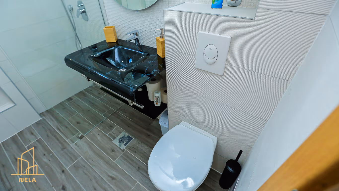 Nela 1 Toalet